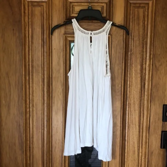 POL Lace Bib Tunic Top - Picture 8 of 9